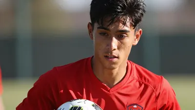 New Zealand international Tyler Bindon joins Charlton Athletic on a season-long loan from Nottingham Forest